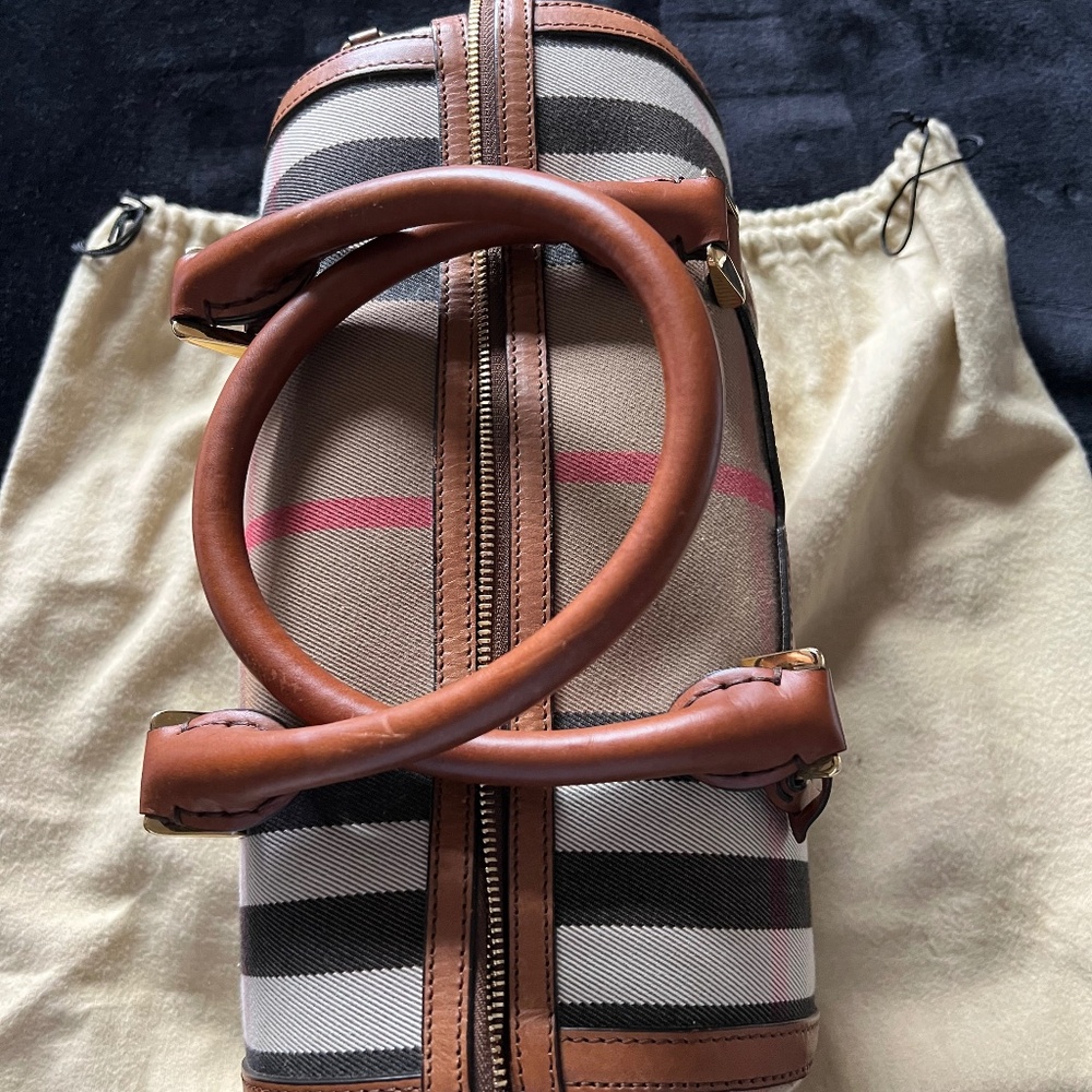 Burberry House Check Medium Alchester Bowling Bag Tan - Picture 1 of 6